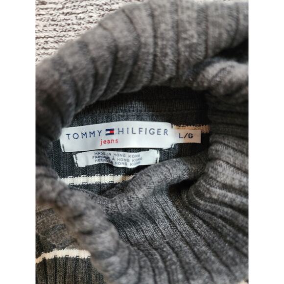 Tommy Hilfiger Women's Size Large Grey & White Striped Sweater - Picture 4 of 4